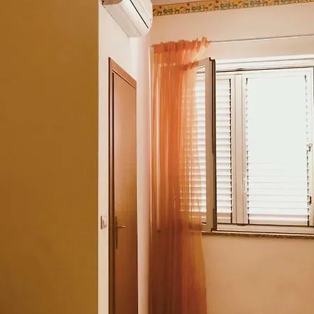 Alojamento de Acomodação e Pequeno-almoço Padre Pio Mascali